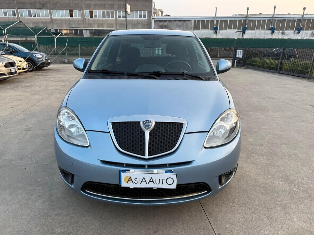 Lancia Ypsilon 1.2 NEO-PATENT. 87.000KM