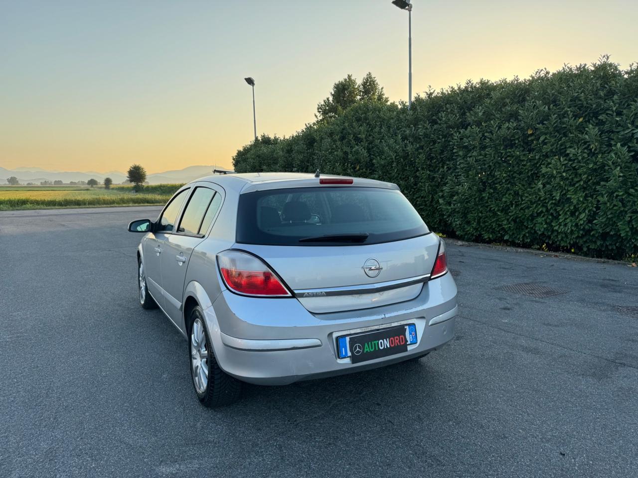 Opel Astra 1.4 16V Twinport 5 porte Club