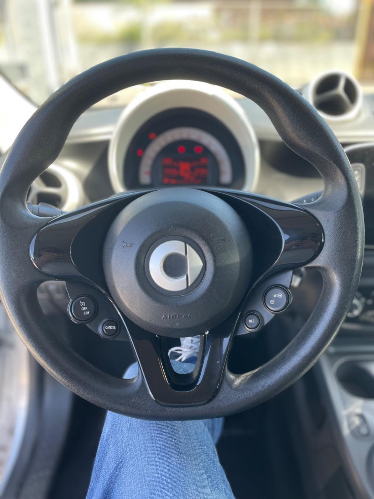 Smart ForFour 70 1.0 twinamic Youngster