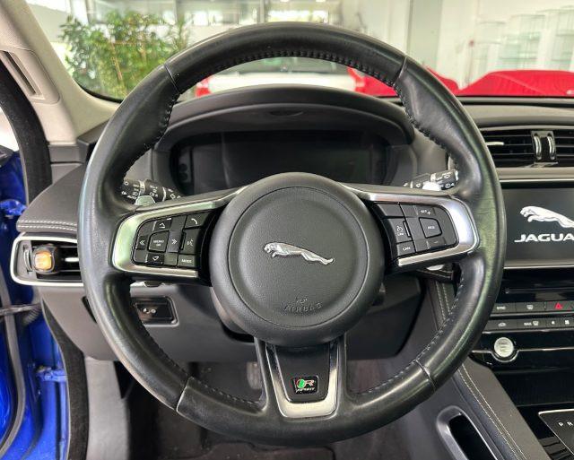 JAGUAR F-Pace 2.0 D 240 CV AWD aut. R-Sport