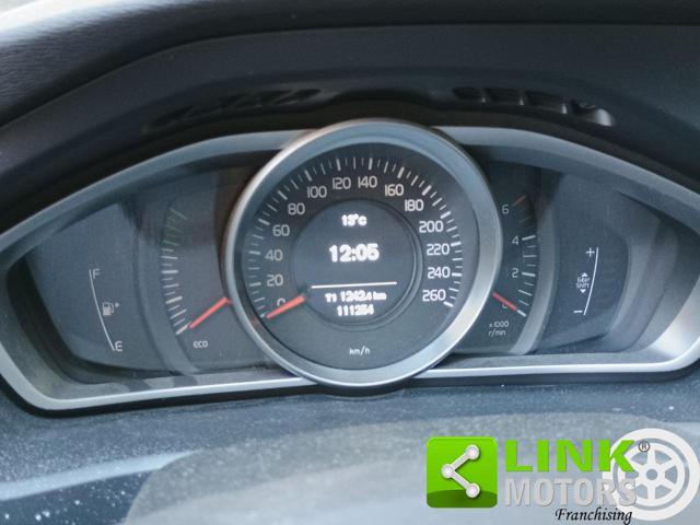 VOLVO V40 D2 1.6 Summum