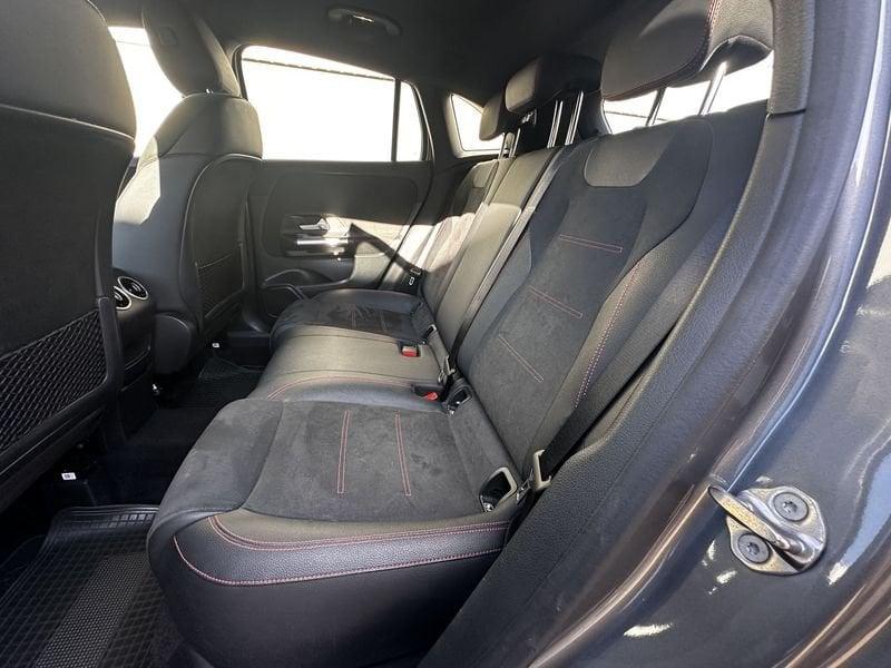 Mercedes-Benz GLA GLA 180D in allestimento Premium / AMG Line