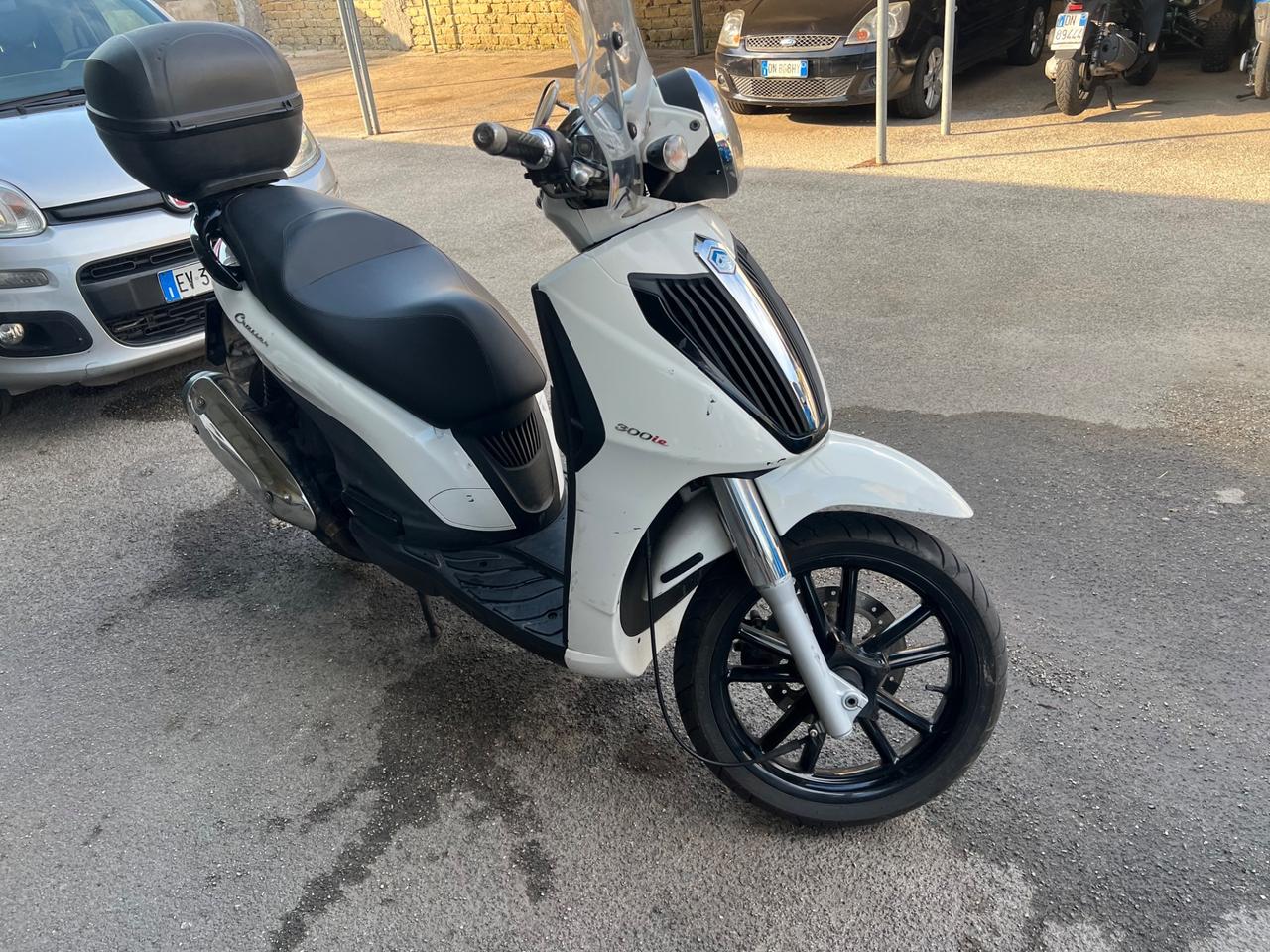Piaggio Carnaby 300