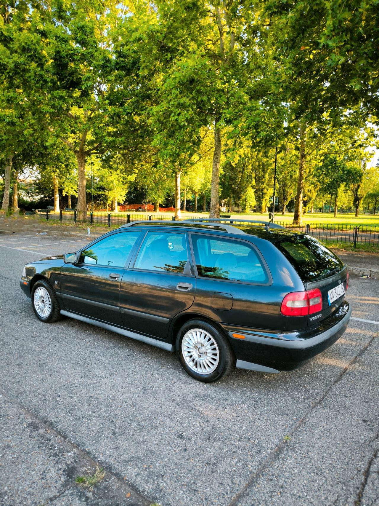 Volvo V40 2.0 16V cat