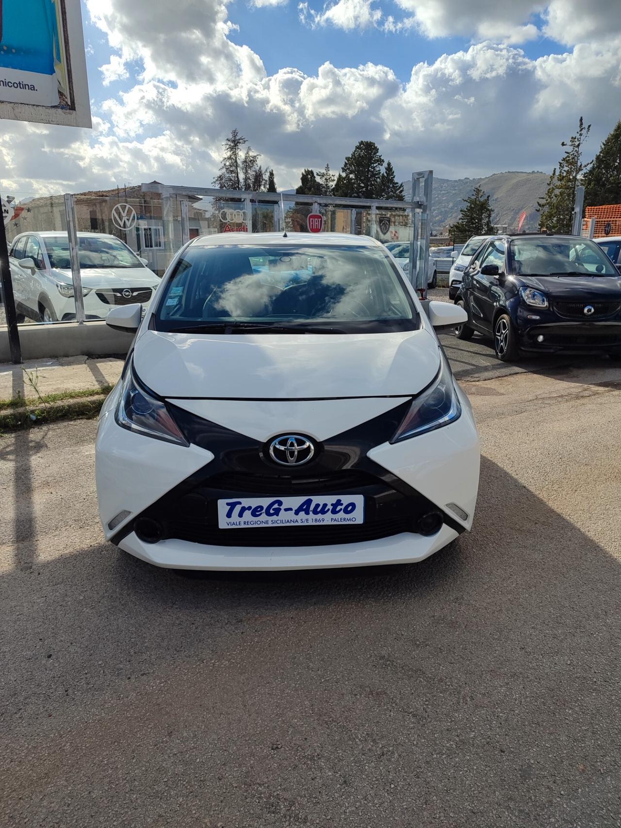 Toyota Aygo 1.0 VVT-i 69 CV 5 porte x-cool