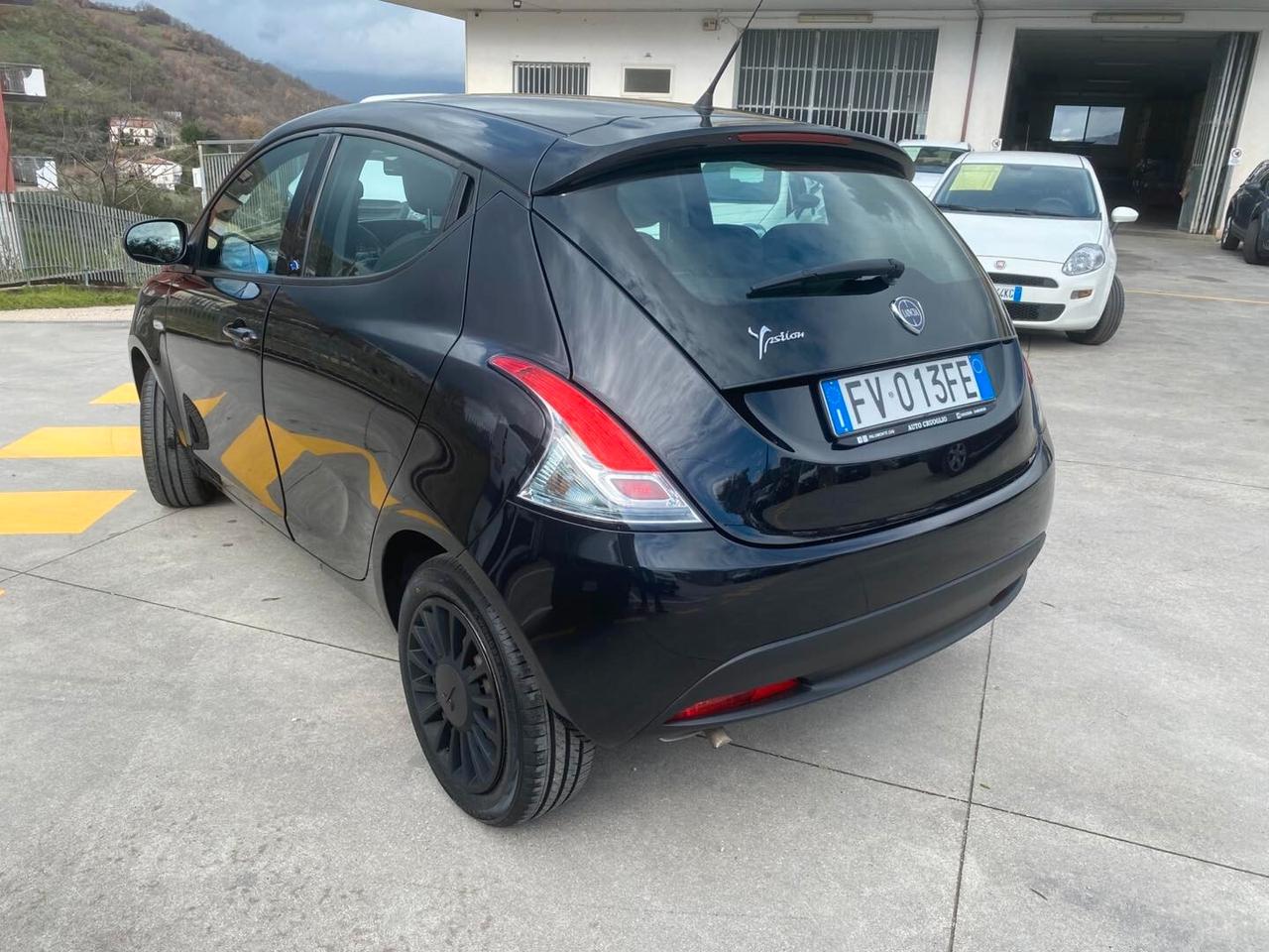 Lancia Ypsilon 1.2 69 CV Benzina-GPL Ecochic Elefantino Blu