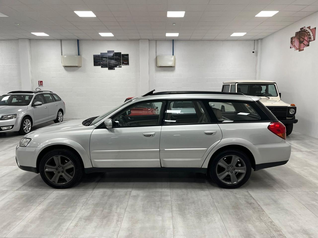 Subaru OUTBACK 3.0 R auto