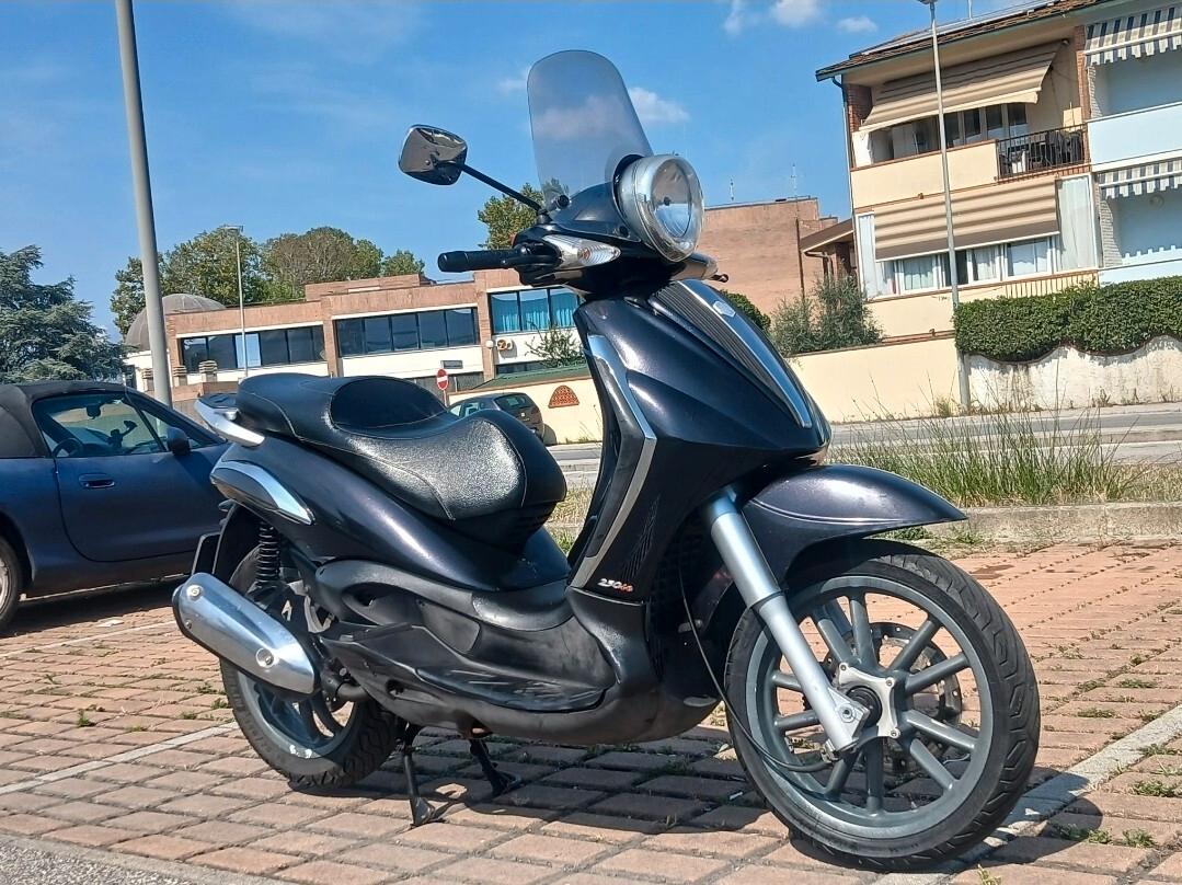 Piaggio Beverly 250 i e PERMUTO AUTO / MOTO