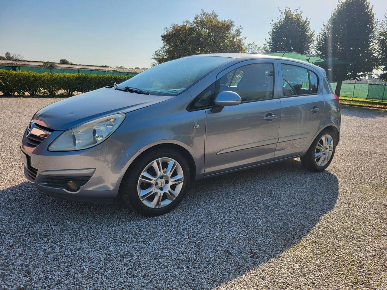 Opel Corsa 1.2 5 porte Enjoy valida x neopatentati