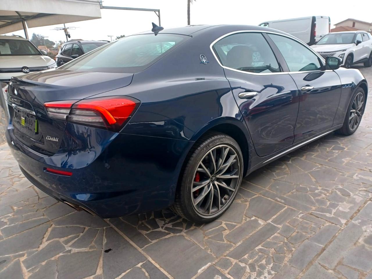 Maserati Ghibli L4 330 CV MHEV Gransport