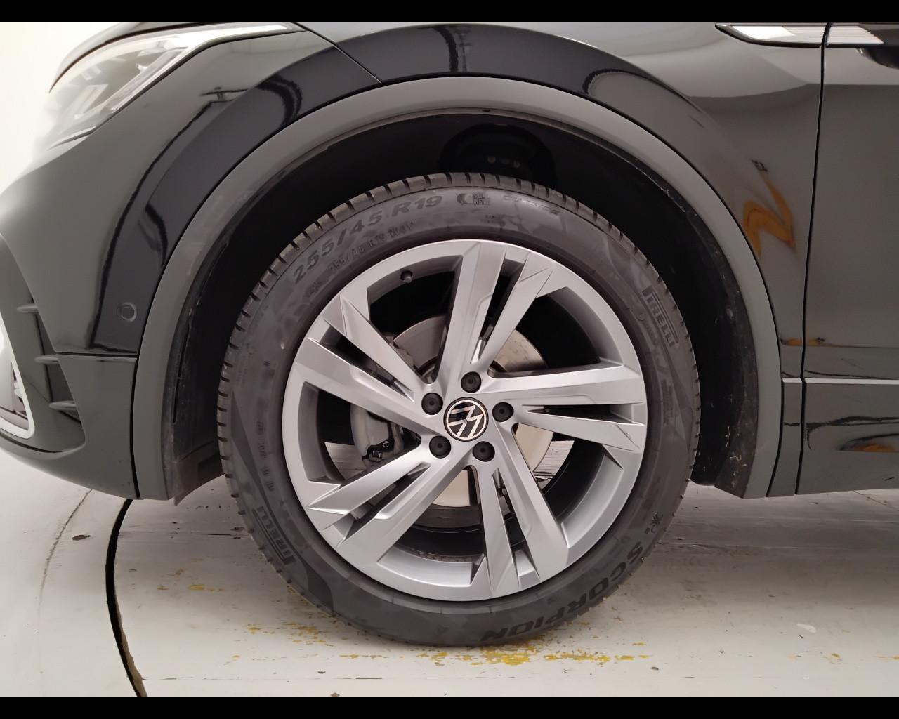 VOLKSWAGEN Tiguan II 2021 - Tiguan 1.5 tsi R-Line 150cv dsg