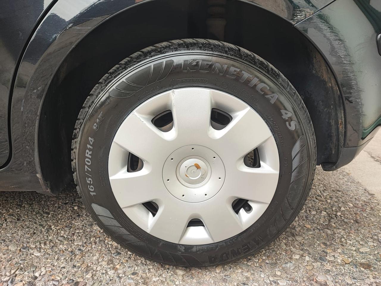 Volkswagen Polo 1.2 BENZINA NEOPATENTATI 5 PORTE 2005