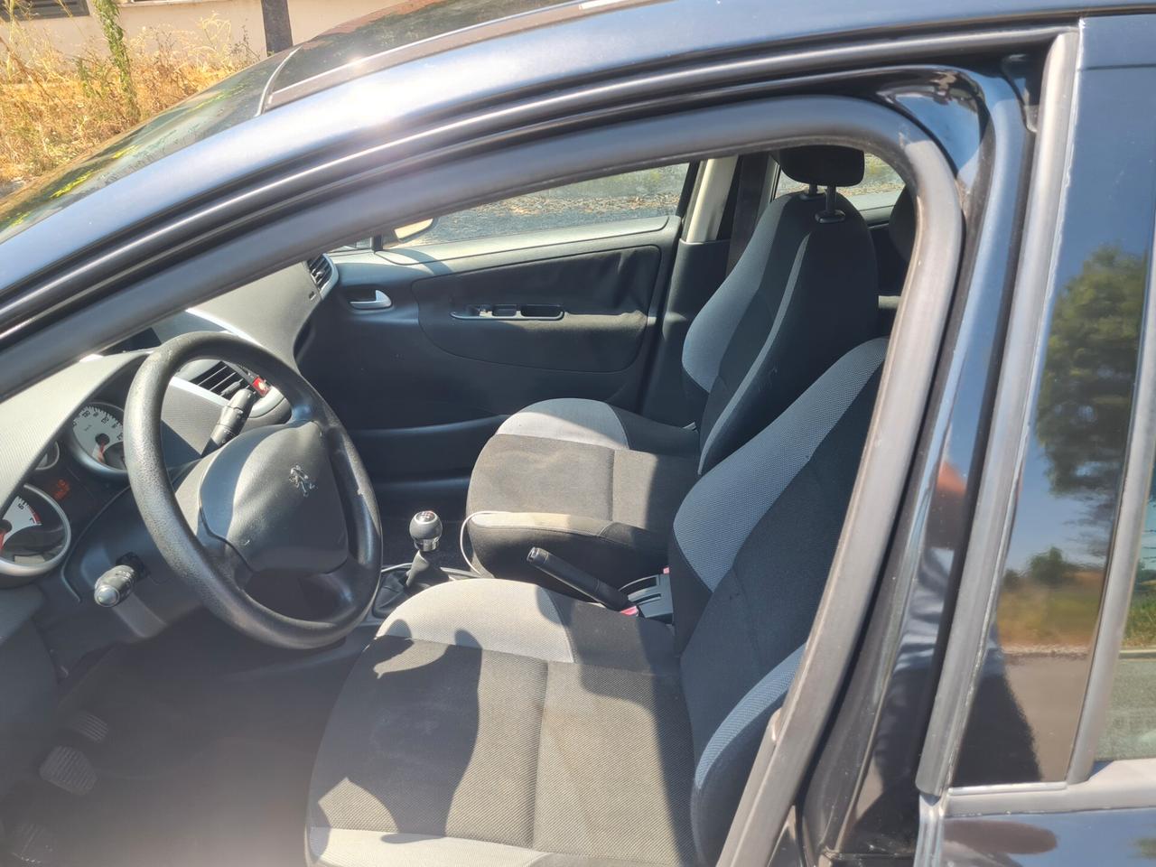 Peugeot 207 1.4 8V 75CV 5p. Energie