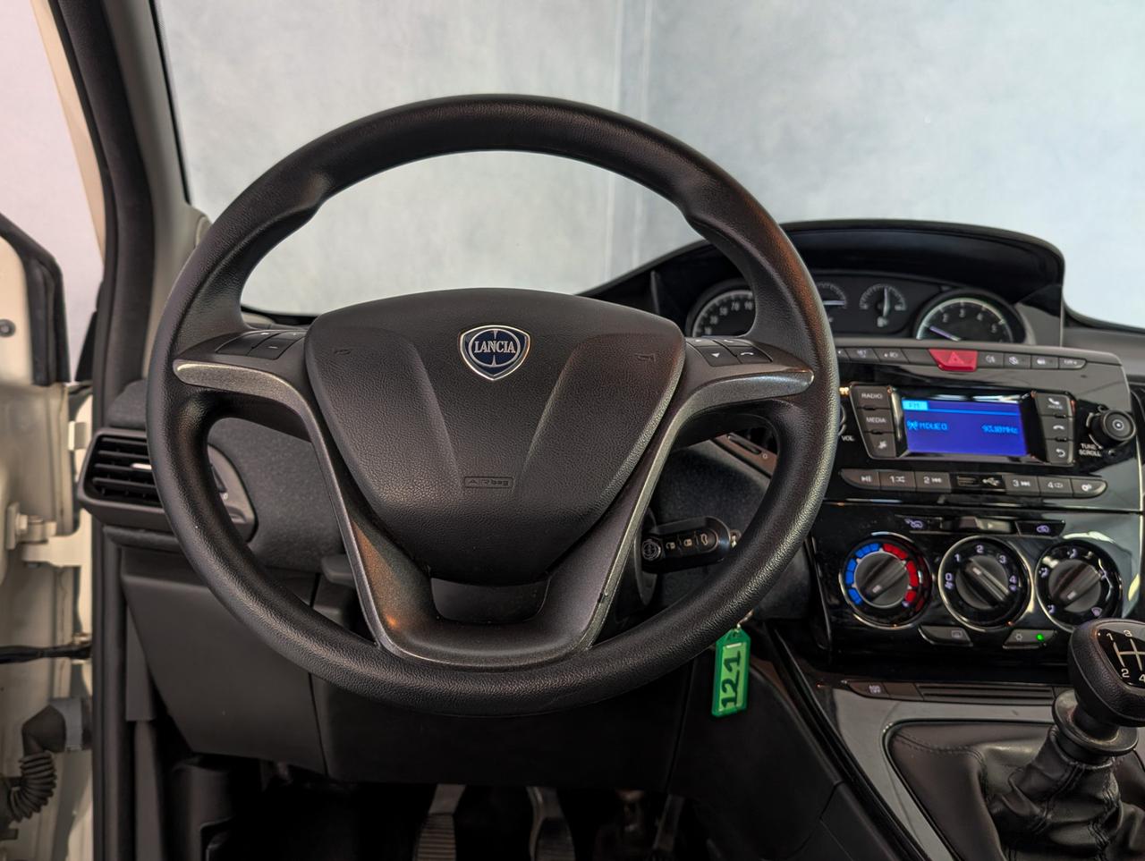 Lancia Ypsilon 1.0 Hybrid 70cv Silver