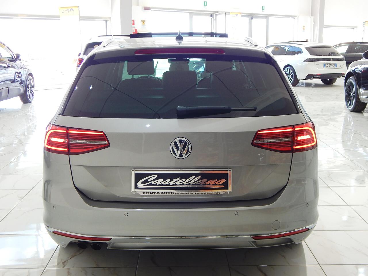 Volkswagen Passat Variant 2.0 TDI Highline 4motion 190cv DSG TETTO-NAVI-PELLE-LED