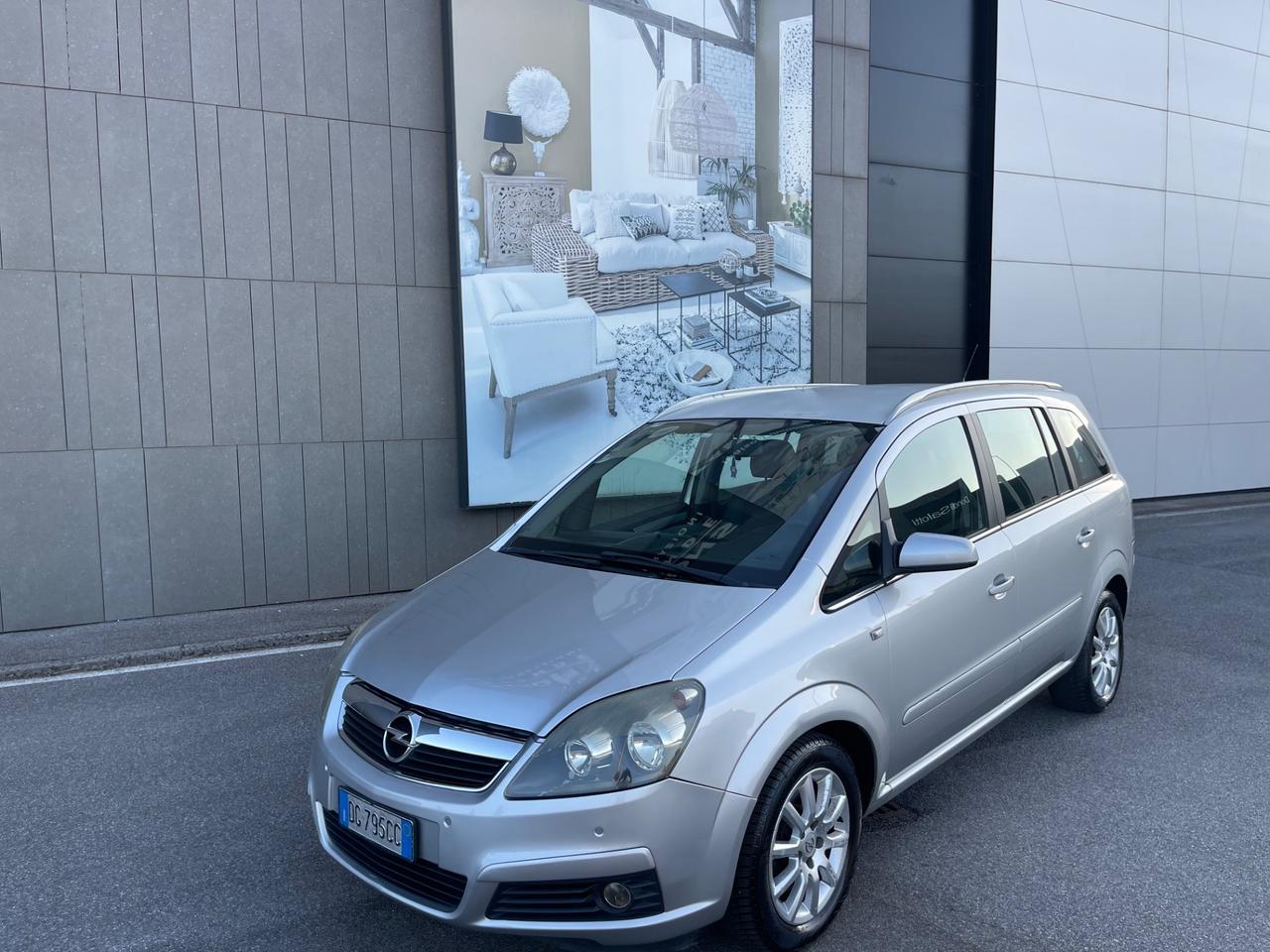 Opel Zafira 1.6 16V Twinport Cosmo