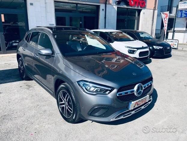 MERCEDES-BENZ GLA 200 d Automatic TETTO- AMBIENT