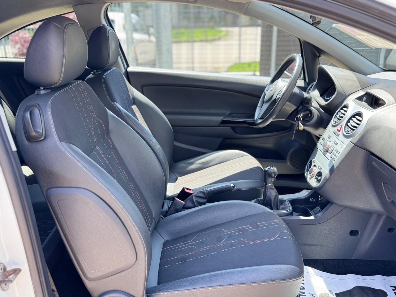 Opel Corsa 1.2 Benzina 86cv Neopatentati 2012