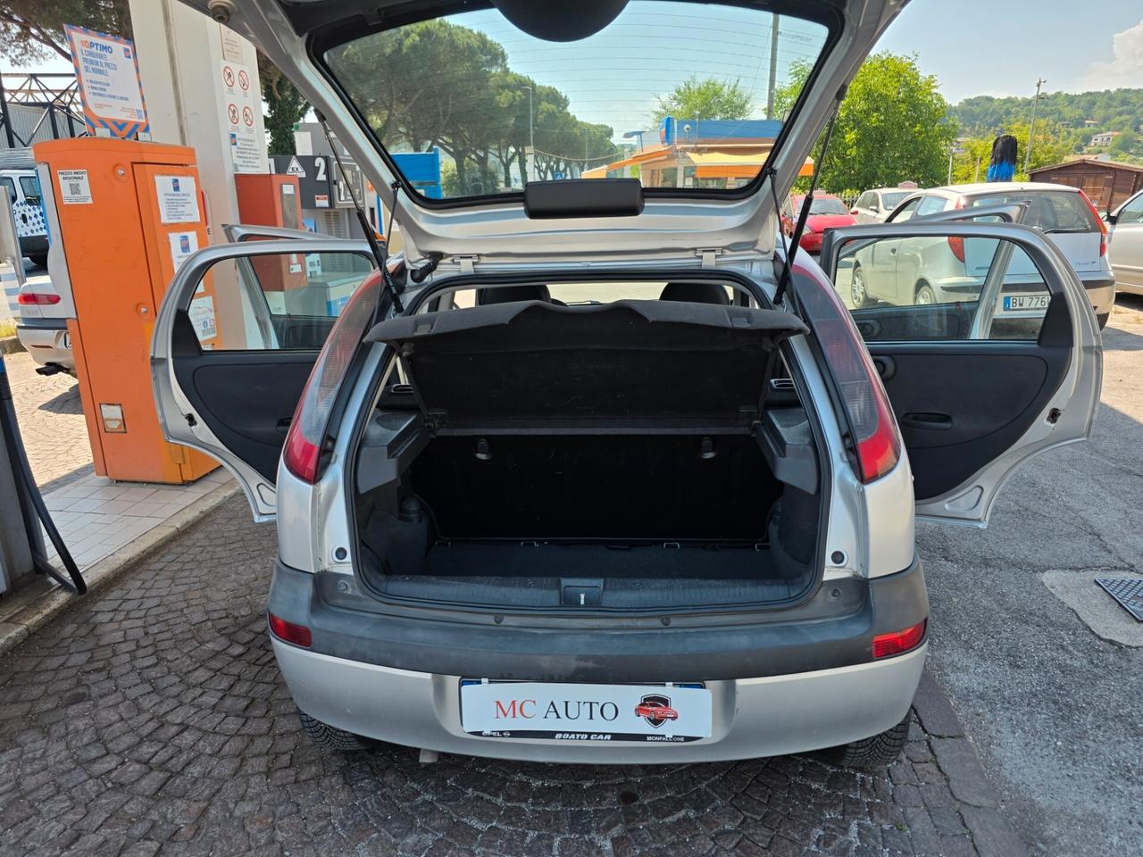 Opel Corsa 1.0i 12V cat 5 porte con 130.000km