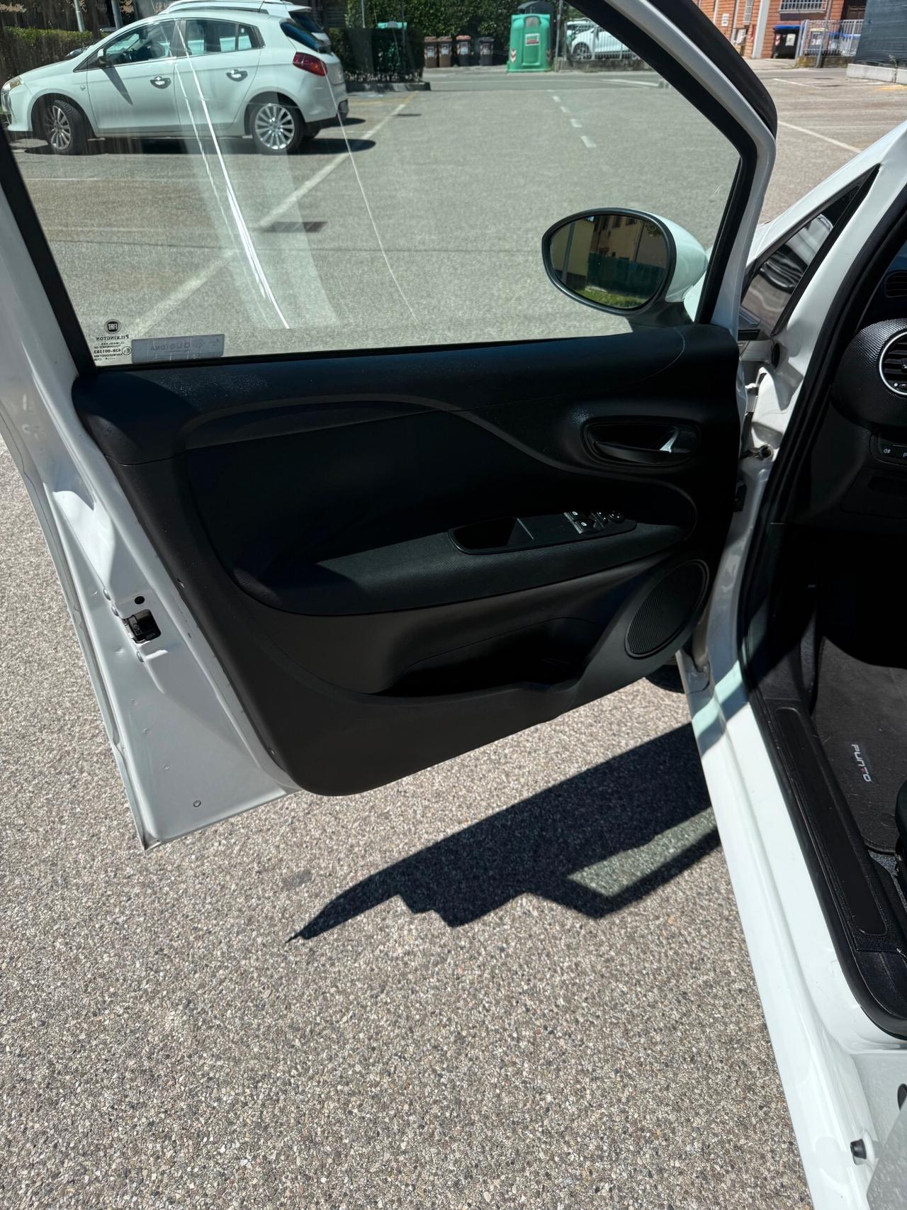 Fiat Punto 1.4 Gpl - NEOPATENTATI - 12 MESI DI GARANZIA -