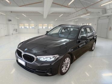 BMW 518 48V Business Touring Autom.