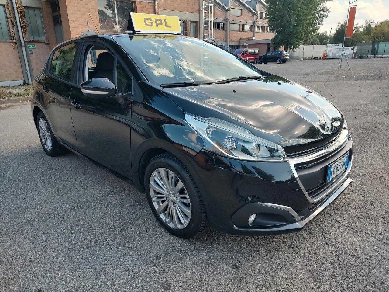 Peugeot 208 PureTech 68 5 porte Active, BENZINA\GPL, OK NEOPATENTATI, GARANZIA L.12 MESI