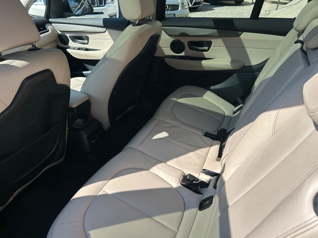 Bmw 218d Gran Tourer Luxury 7p CAMBIO AUT. PROBLEMI