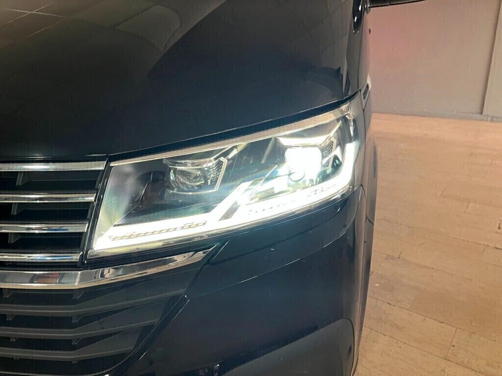 Volkswagen Multivan 2.0TDI T6.1 Highline 150cv dsg 7p