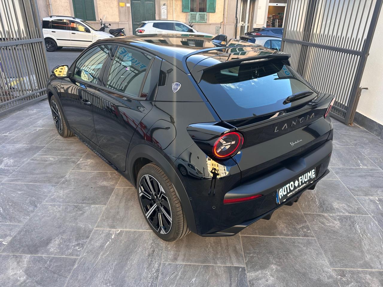 Lancia Ypsilon Hybrid e-DCT KM 0 FULL OPTIONAL