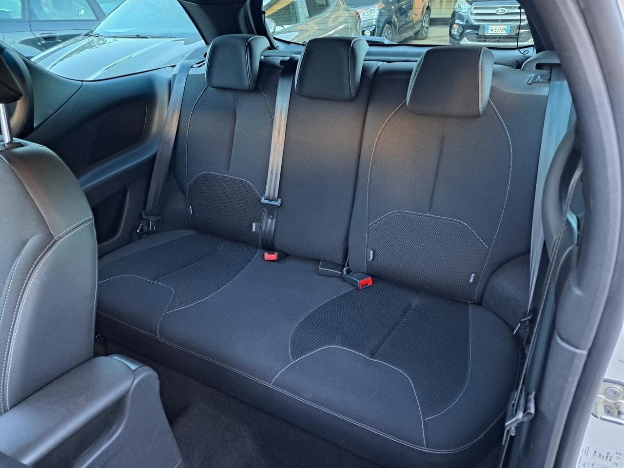 DS DS3 1.6 VTi 120 Just Black