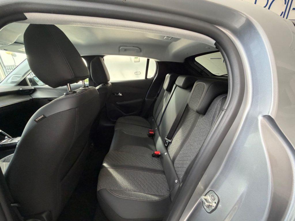 Peugeot 208 Hybrid 110 e-DCS6 Allure da €199,00 mensili