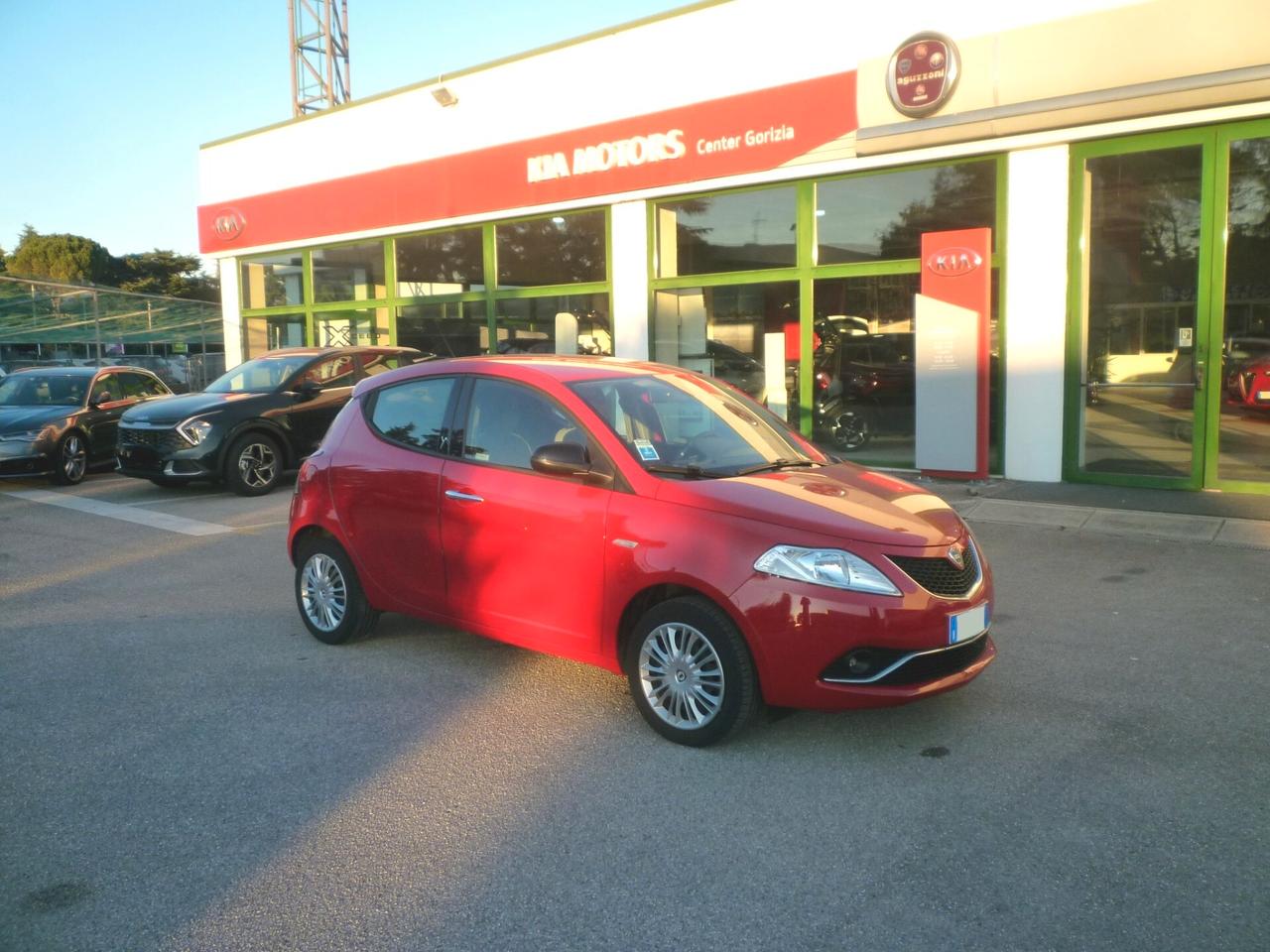 LANCIA Ypsilon 1.2 69 CV 5 porte Gold ROSSO 2018