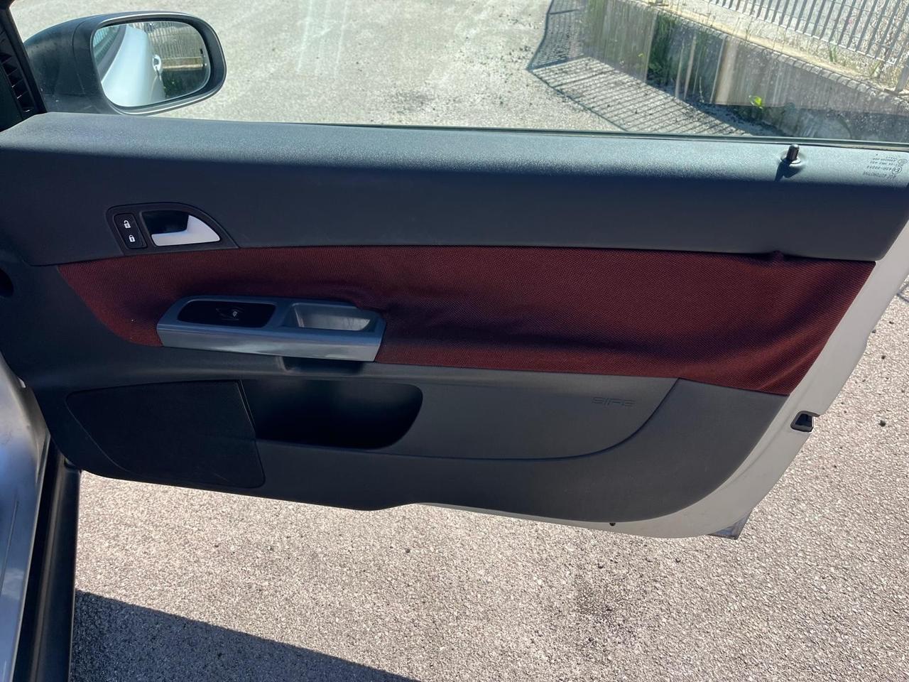 Volvo C30 1.6 Kinetic 142000 KM