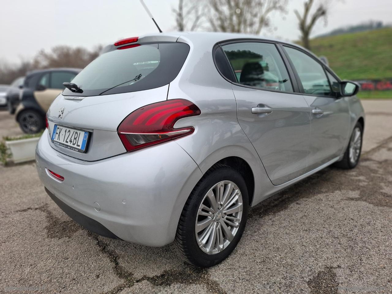 PEUGEOT 208 BlueHDi 75 5p. Allure