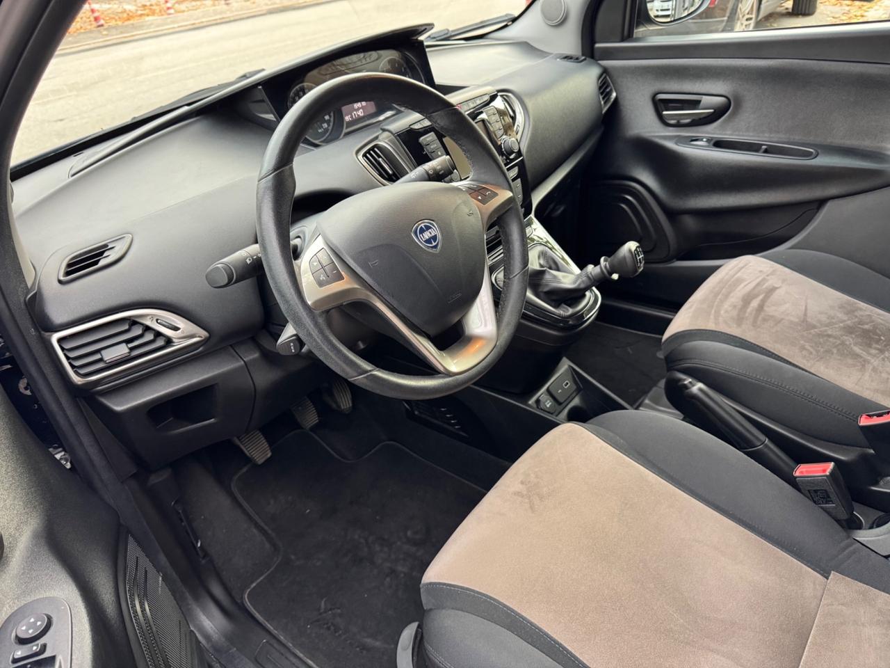 Lancia Ypsilon 1.2 69 CV 5 porte S&S Platinum (15 mila km!)