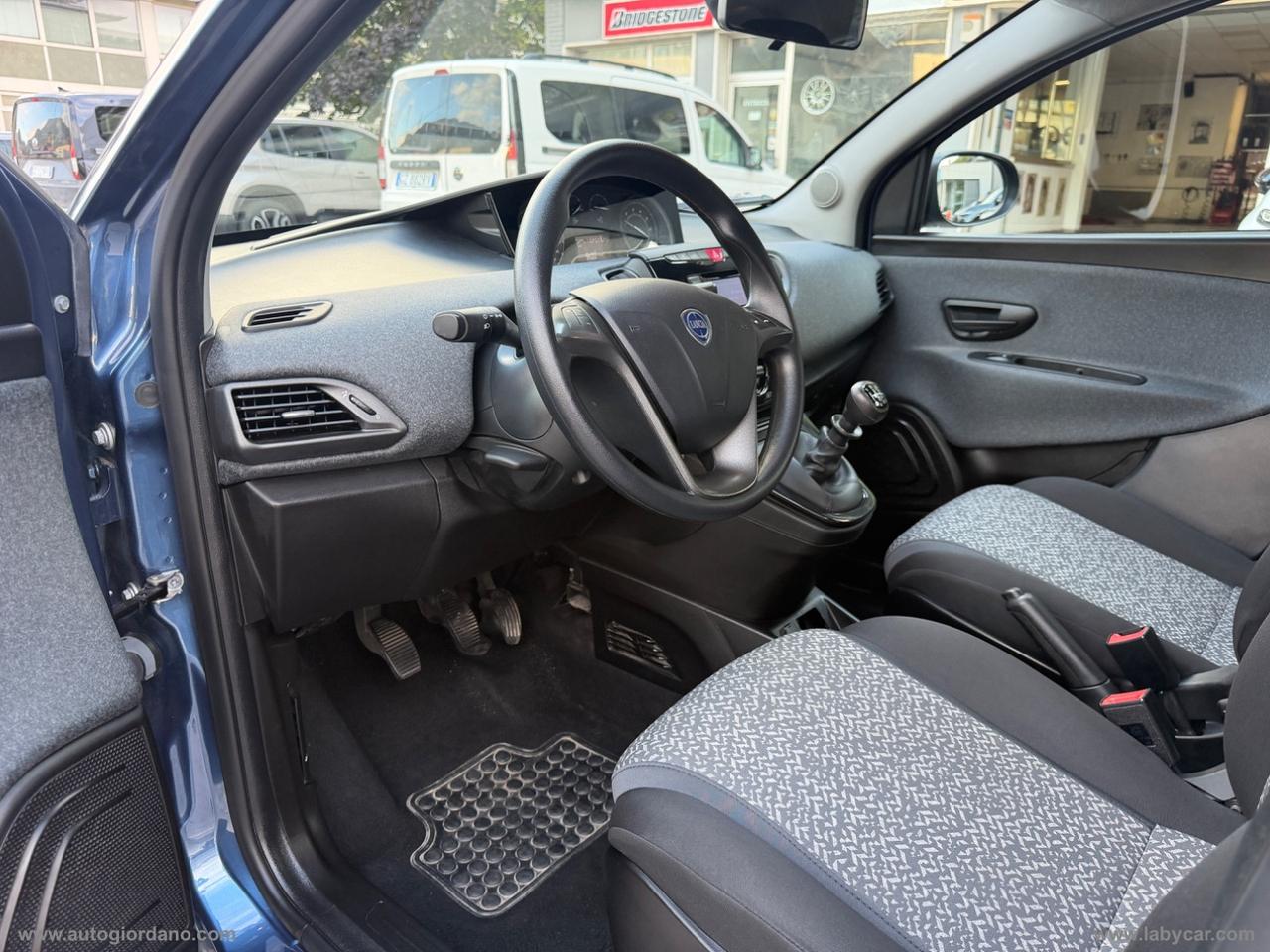 LANCIA Ypsilon 1.0 FireFly 5p.S&S Hybrid Silver