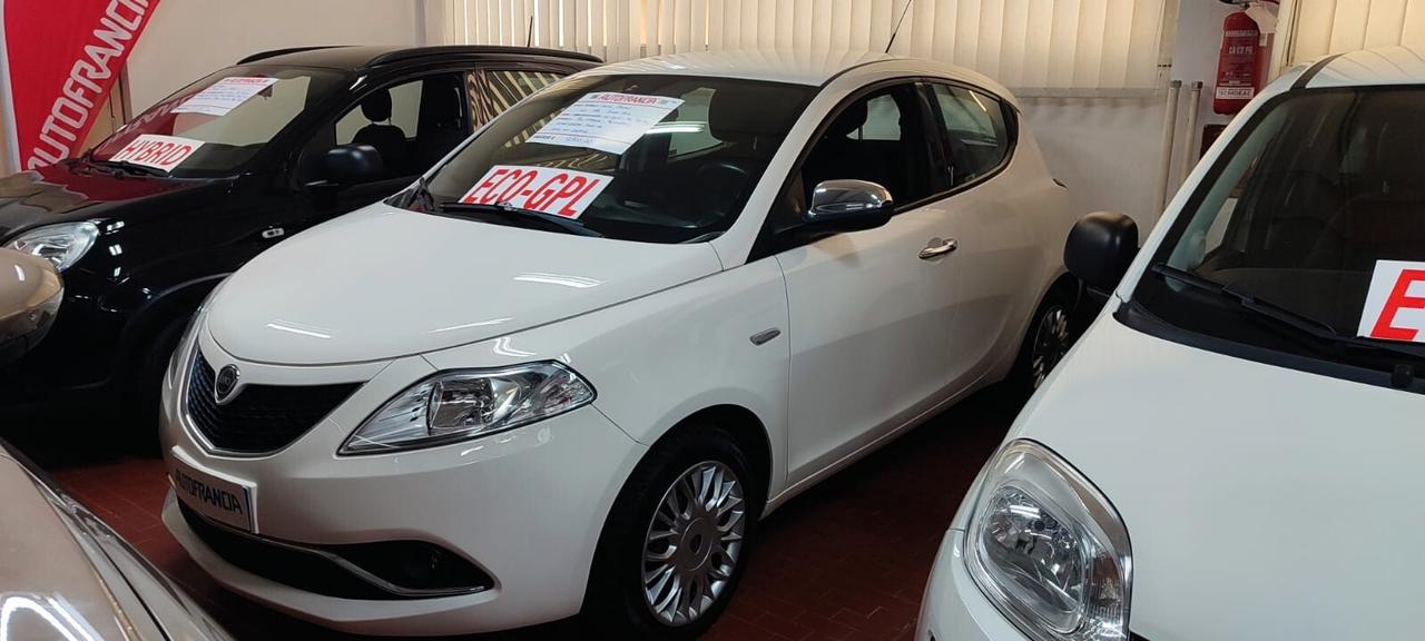 Lancia Ypsilon 1.2 69 CV 5 porte GPL Ecochic Silver