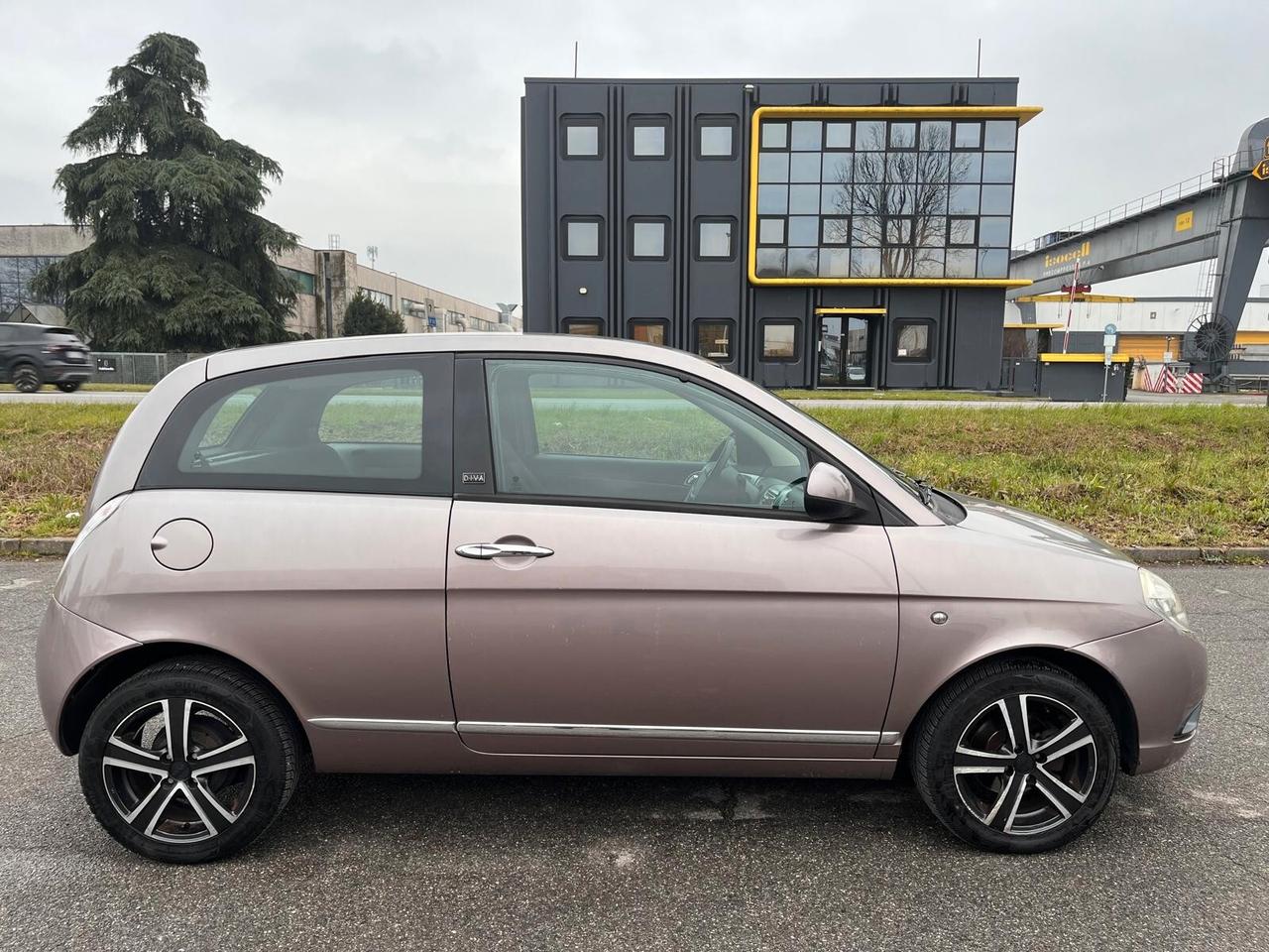 Lancia Ypsilon 1.2 69 CV Platino