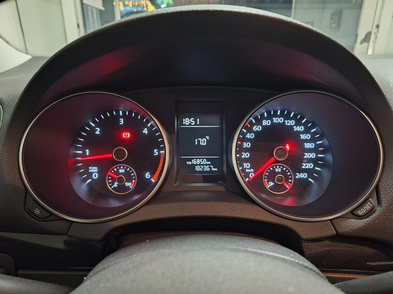 Volkswagen Golf 1.6 TDI 105cv - NEOPATENTATI