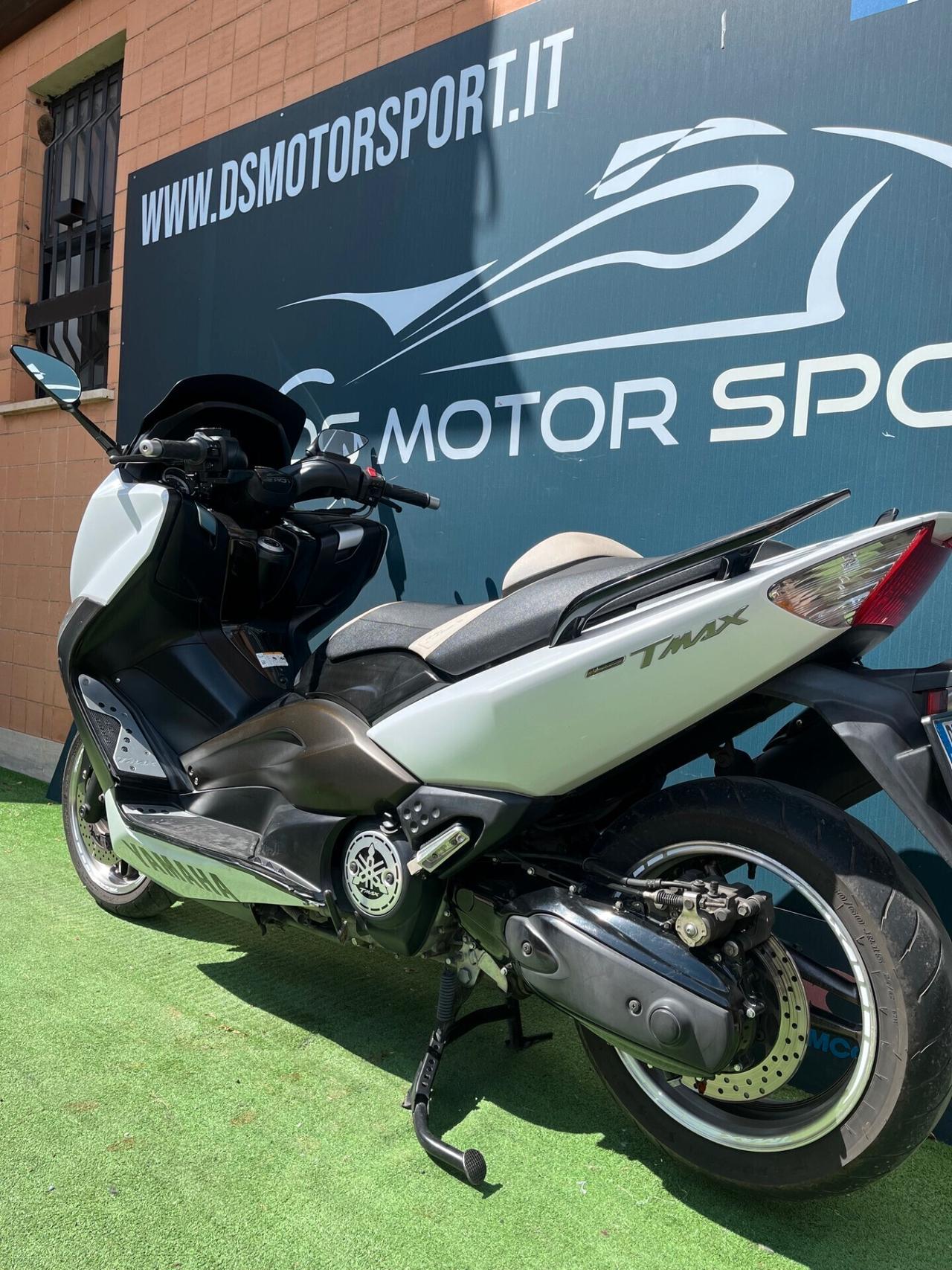 Yamaha T Max White Max