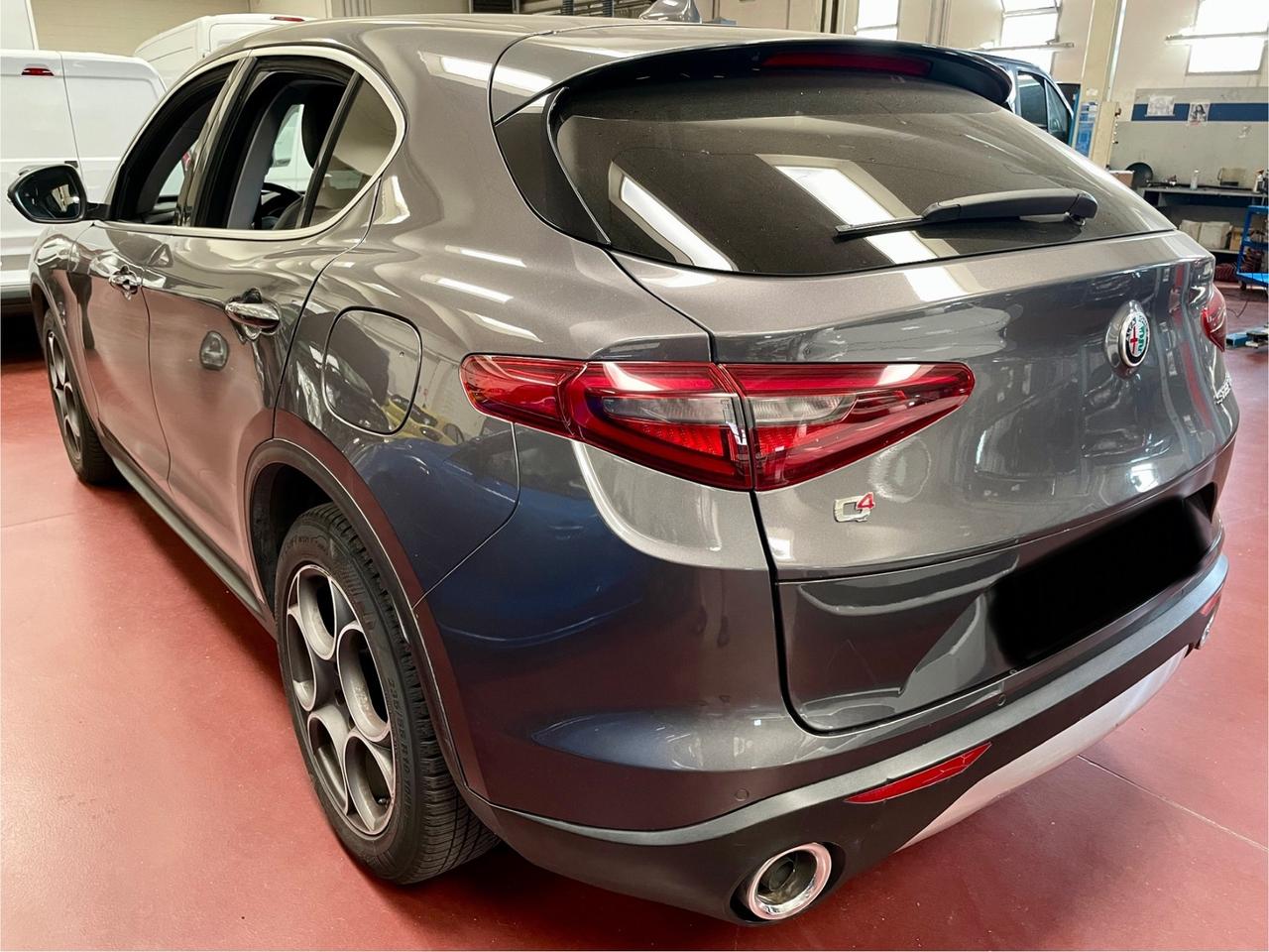 Alfa Romeo Stelvio 2.2 Turbodiesel 210 CV AT8 Q4 Super