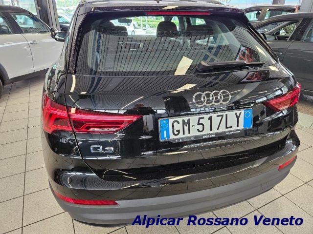 AUDI Q3 35 TDI Business Advanced