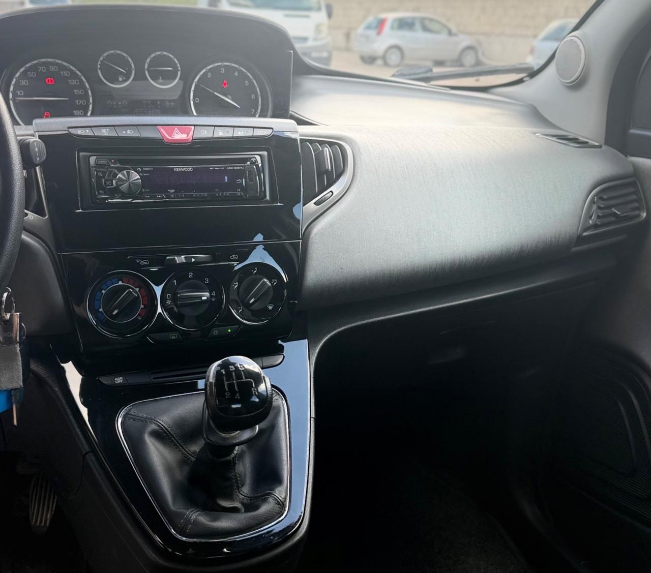 Lancia Ypsilon 0.9 Natural Power 84 Cv