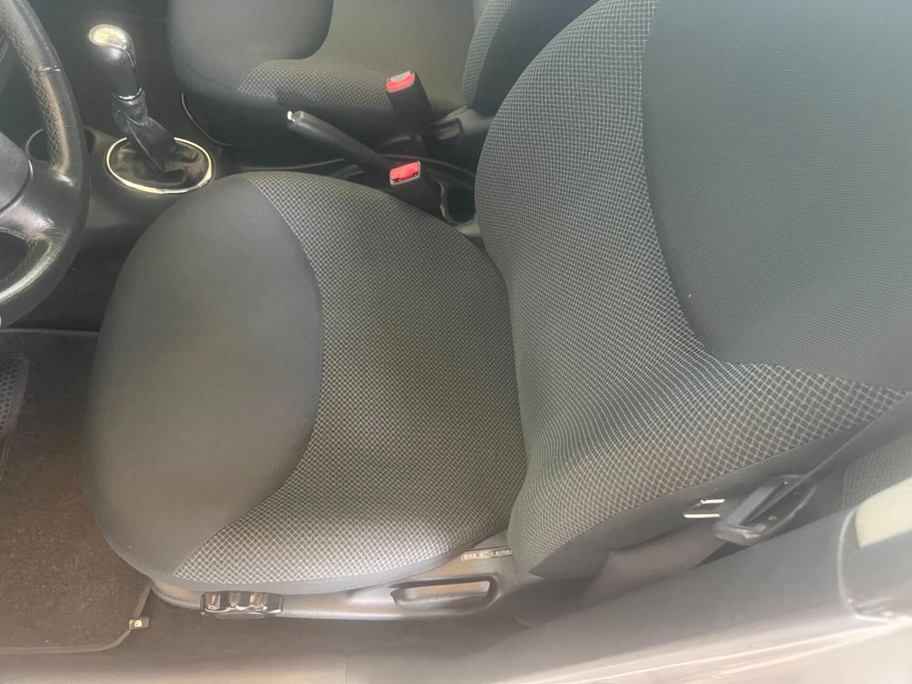 Toyota Yaris 1.4 tdi D-4D cat 5 porte Sol UNICA PROPRIETARIA KM 104.281