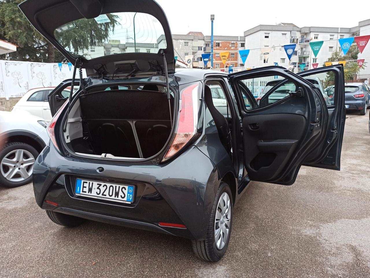 Toyota Aygo 1.0 VVT-i 69 CV 5 porte x-wave