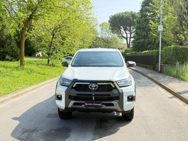 TOYOTA Hilux 2.8 D A/T 4WD Double Cab Invincible IVA ESPOSTA