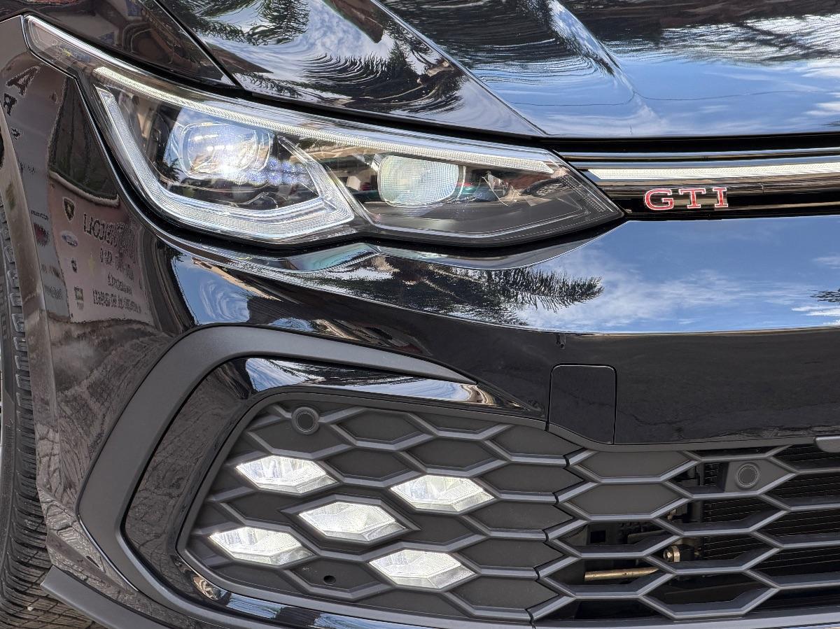Volkswagen Golf 8 GTI 2.0 TSI 245 CV