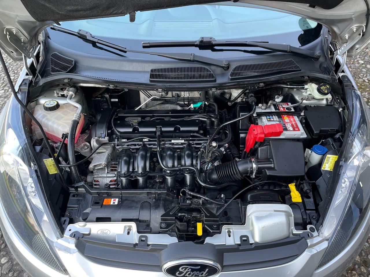 Ford Fiesta 1.2 5 porte Titanium *NEOPATENTATI*