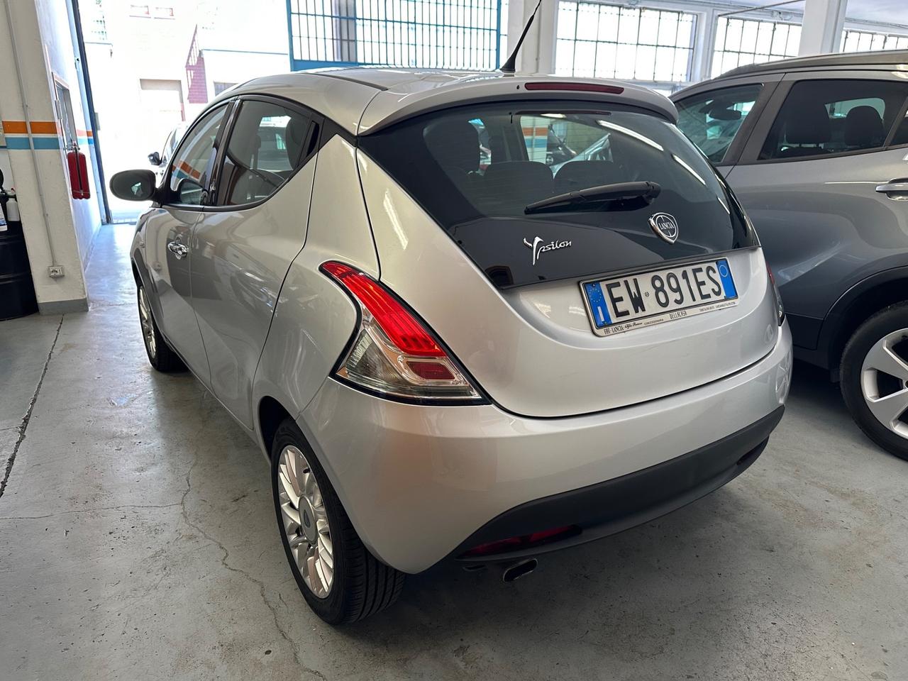Lancia Ypsilon 1.2 69 CV 5 porte Gold