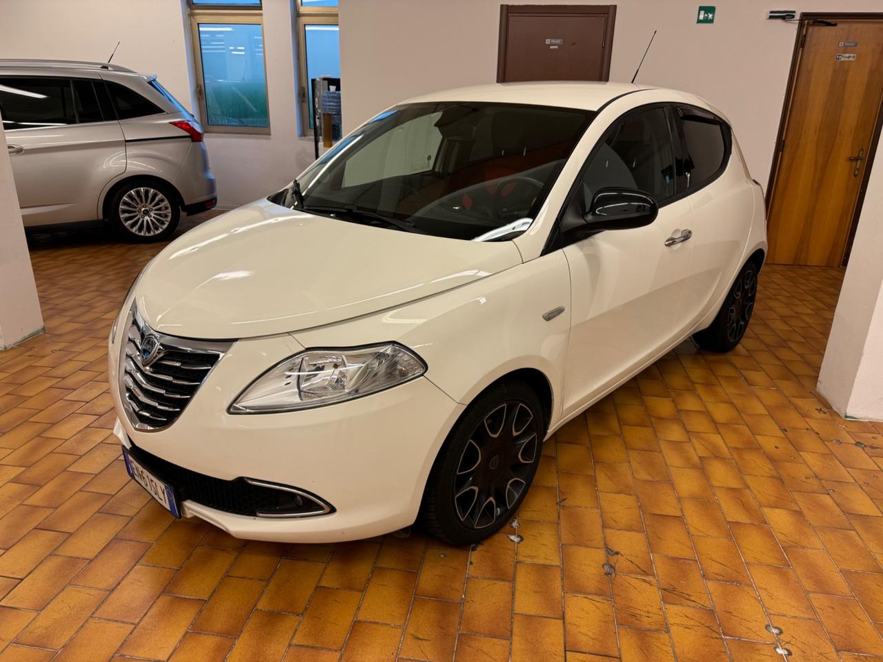 Lancia Ypsilon 1.3 MJT EURO 5B OK NEOPATENTATI